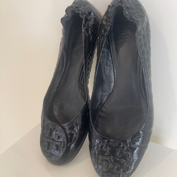 Tory Burch Reva Croc Embossed Ballet Flats - Picture 13 of 16